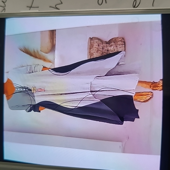 Maxi dress button. - Picture 2 of 4